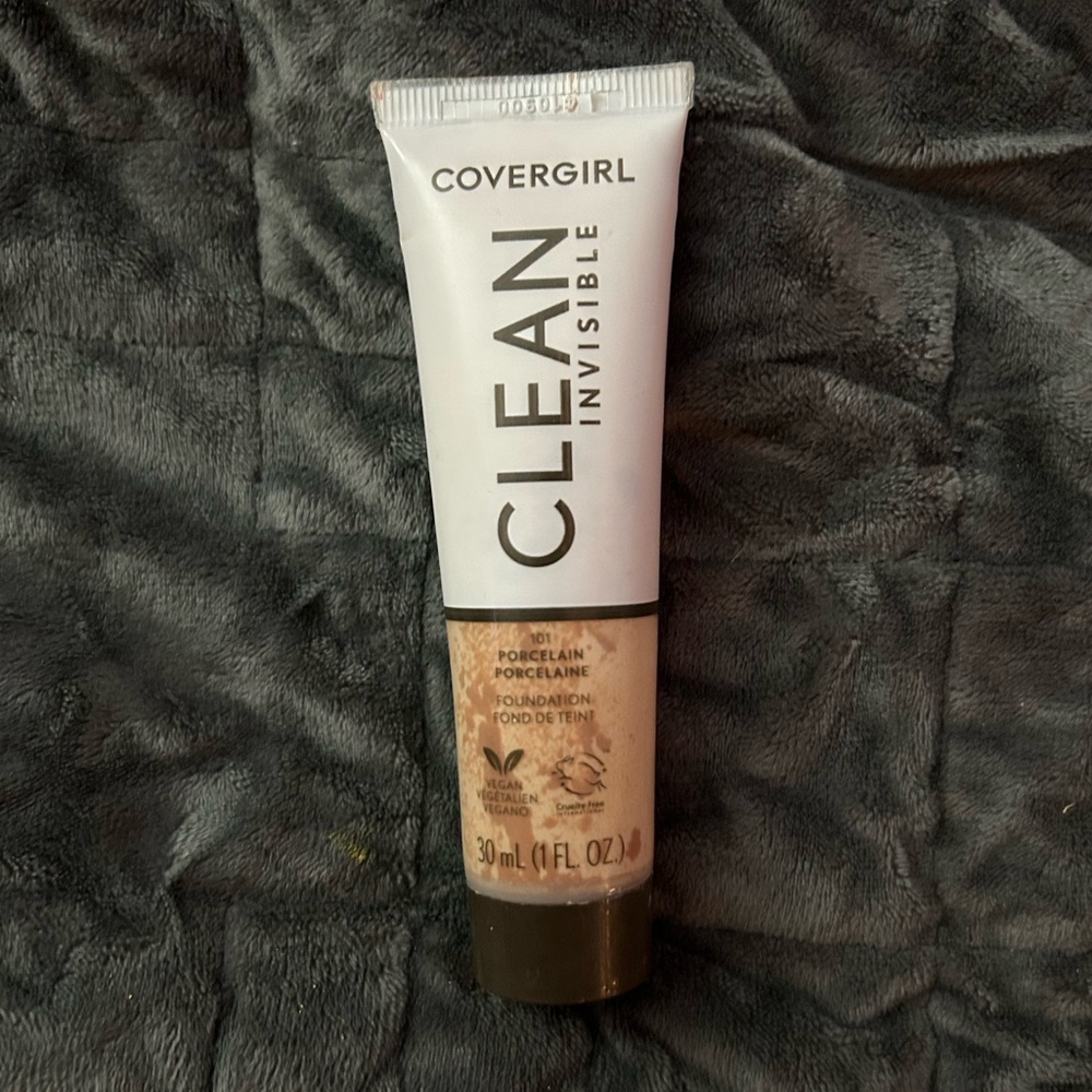 Covergirl Clean Invisible Foundation